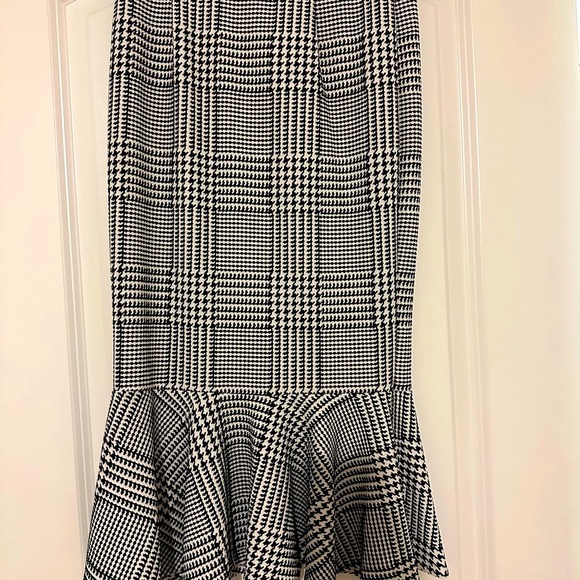 Black and white checkered skirt - Picture 2 of 4